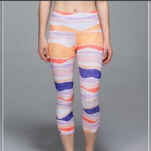 Lululemon athletica true self crop leggings Sz 4 bleacher stripe A15